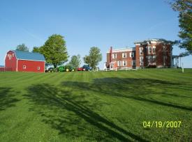 North Country Manor: Summer B&B and Barn Across the lawn