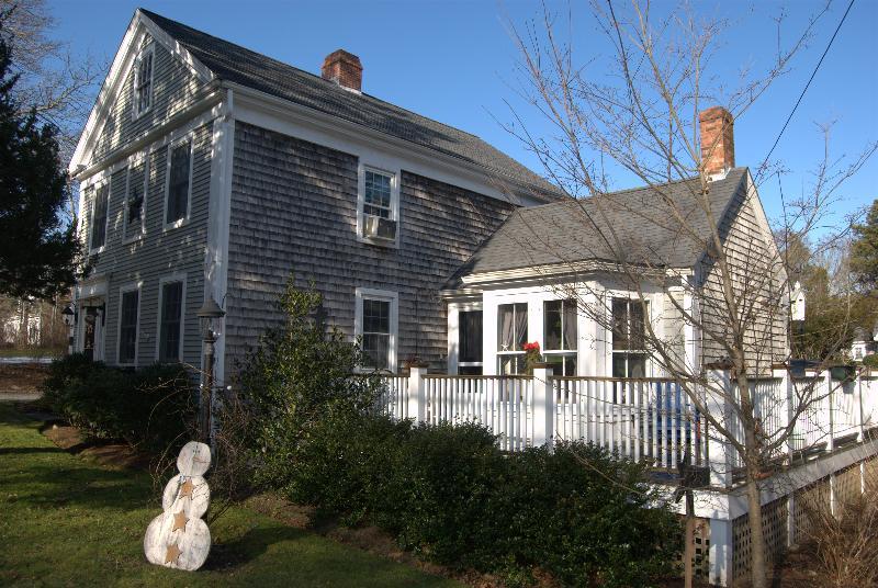 Olde Schoolhouse - Yarmouthport, MA Inn for Sale