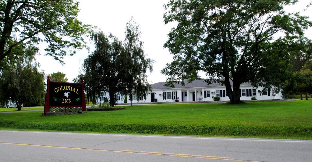 Colonial Inn  near Letchworth State Park  Portageville  Inn for