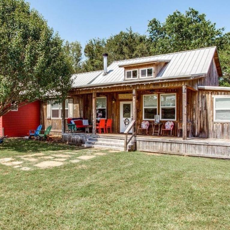 Vintage-Look Cabins near Canton First Monday - Wills Point ...