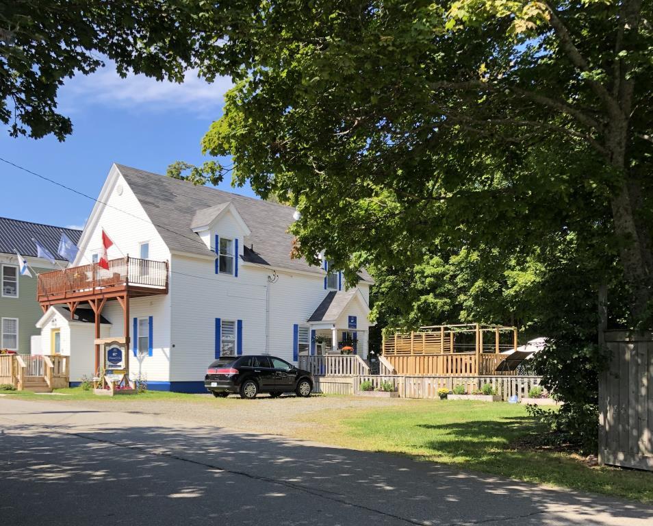 Pleasant Street Inn - Parrsboro, NS Inn for Sale