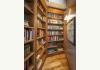 Hexagon House Bed & Breakfast: Library