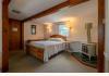 The Landgrove Inn and InView Center for the Arts: Guest Room Full bed